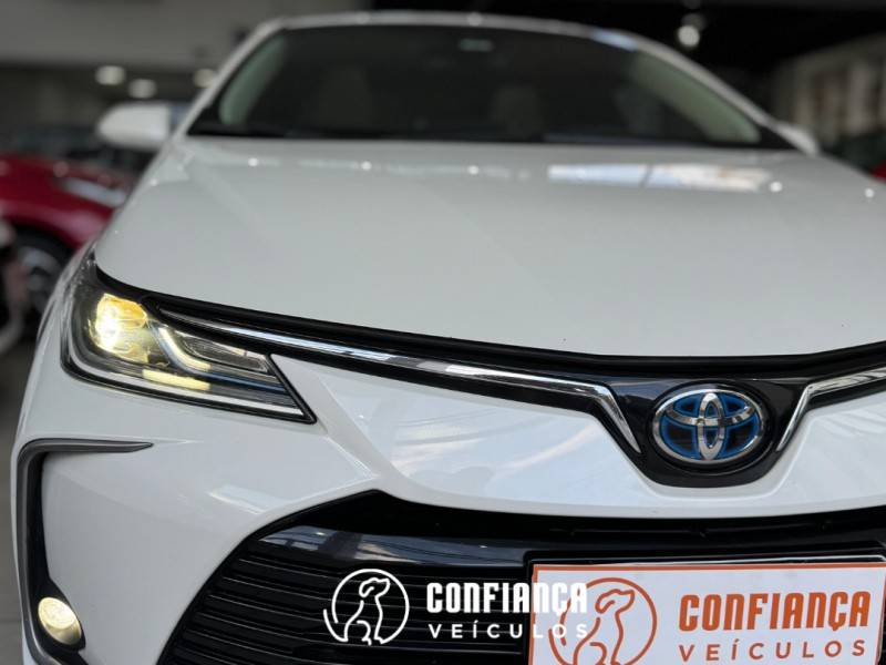 TOYOTA - COROLLA - 2020/2020 - Branca - R$ 132.900,00