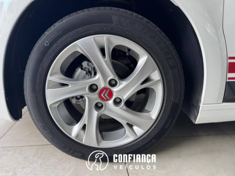 CITROËN - C4 - 2013/2014 - Branca - R$ 39.900,00