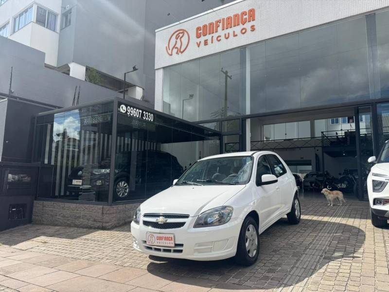 CHEVROLET - CELTA - 2015/2015 - Branca - R$ 35.900,00