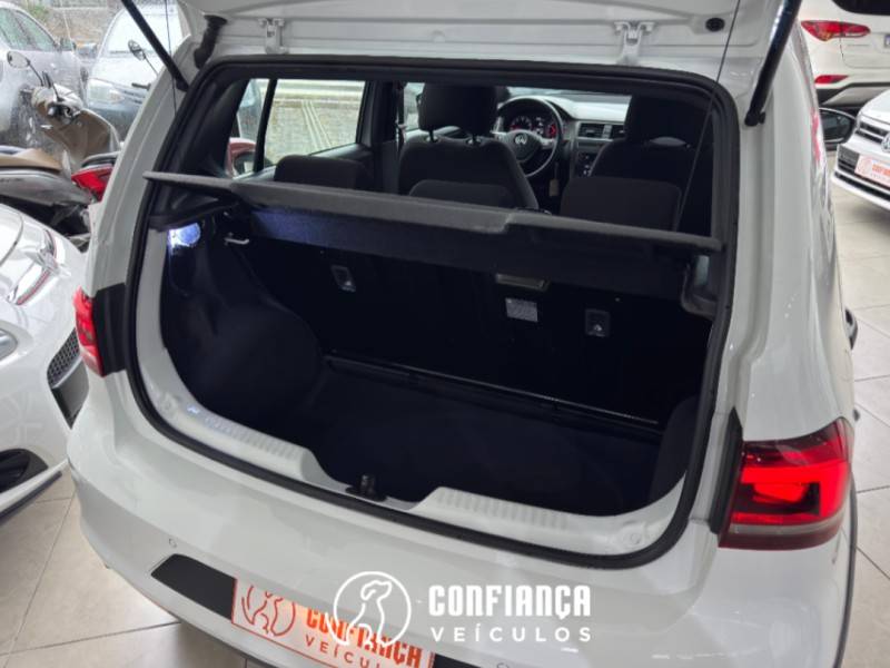 VOLKSWAGEN - FOX - 2021/2022 - Branca - R$ 74.900,00