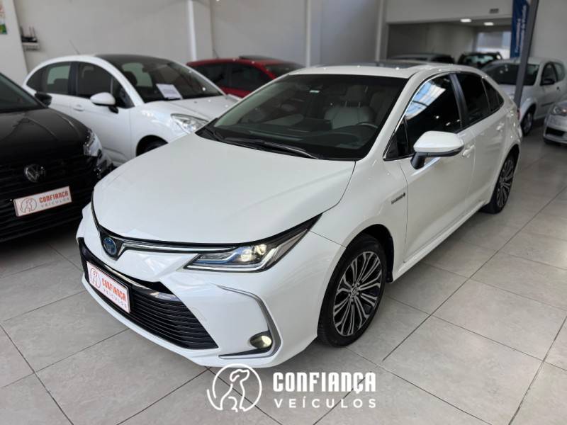 TOYOTA - COROLLA - 2020/2020 - Branca - R$ 132.900,00