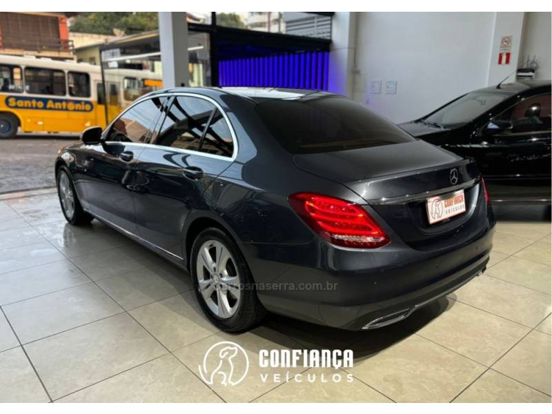 MERCEDES-BENZ - C 180 - 2015/2016 - Cinza - R$ 112.900,00