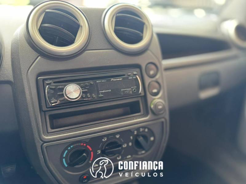 FORD - KA - 2012/2012 - Prata - R$ 30.900,00