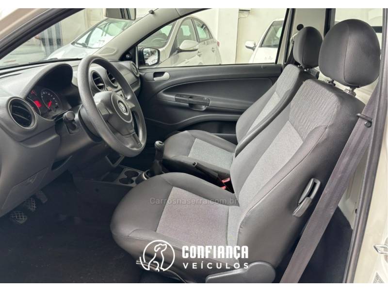 VOLKSWAGEN - SAVEIRO - 2014/2014 - Branca - R$ 45.900,00