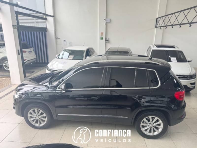 VOLKSWAGEN - TIGUAN - 2012/2012 - Preta - R$ 59.900,00