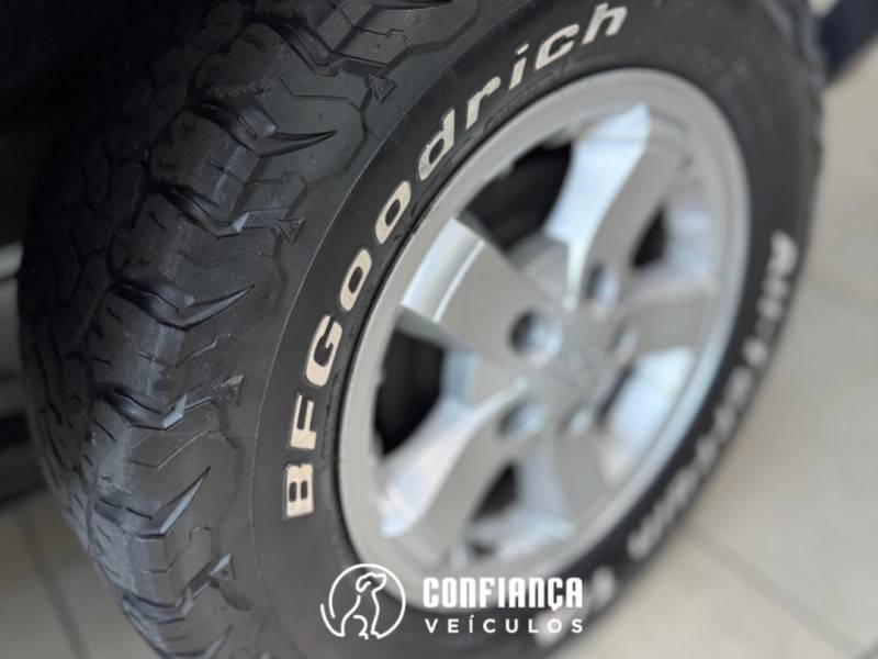 CHEVROLET - S10 - 2005/2006 - Preta - R$ 61.900,00