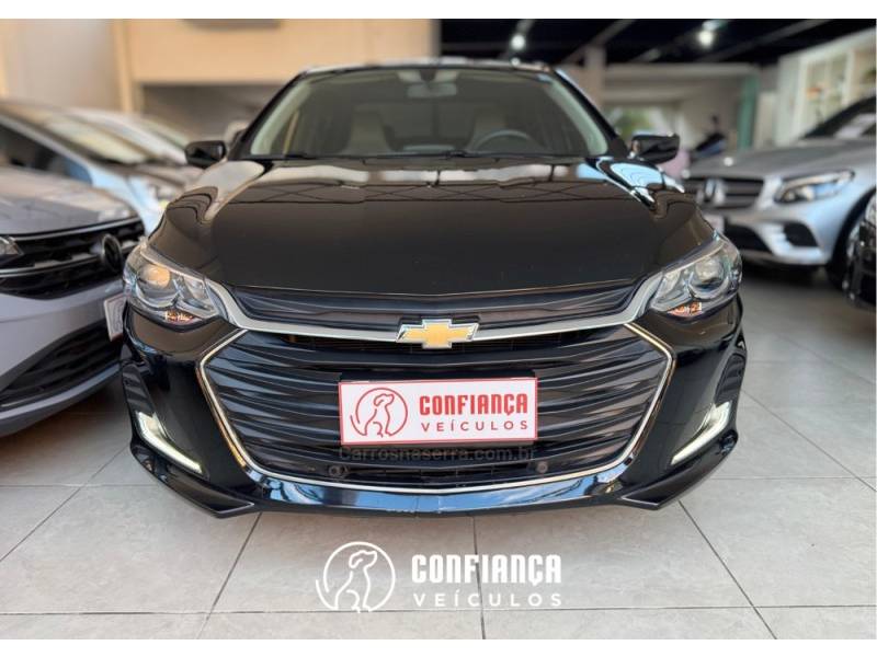 CHEVROLET - ONIX - 2022/2023 - Preta - R$ 92.900,00