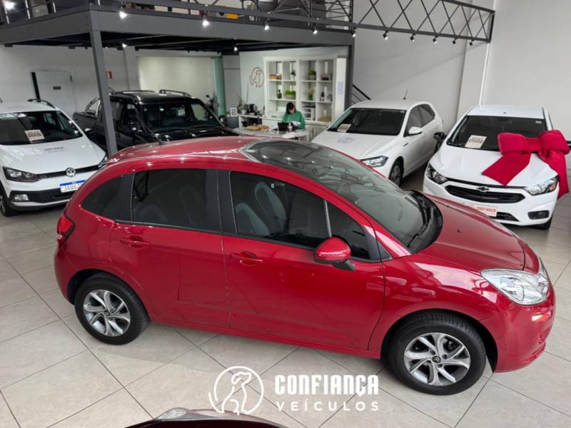 CITROËN - C3 - 2016/2017 - Vermelha - R$ 53.900,00
