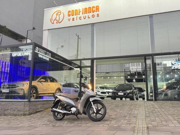 HONDA - BIZ 125 - 2019/2019 - Prata - R$ 15.490,00