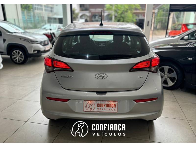 HYUNDAI - HB20S - 2019/2019 - Prata - R$ 60.900,00