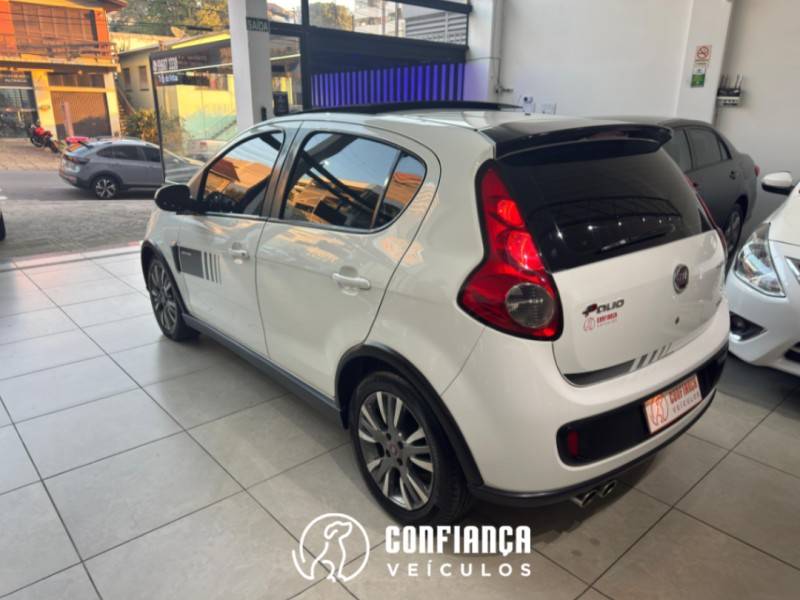 FIAT - PALIO - 2013/2013 - Branca - R$ 42.900,00