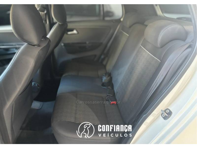 VOLKSWAGEN - FOX - 2016/2017 - Branca - R$ 53.900,00