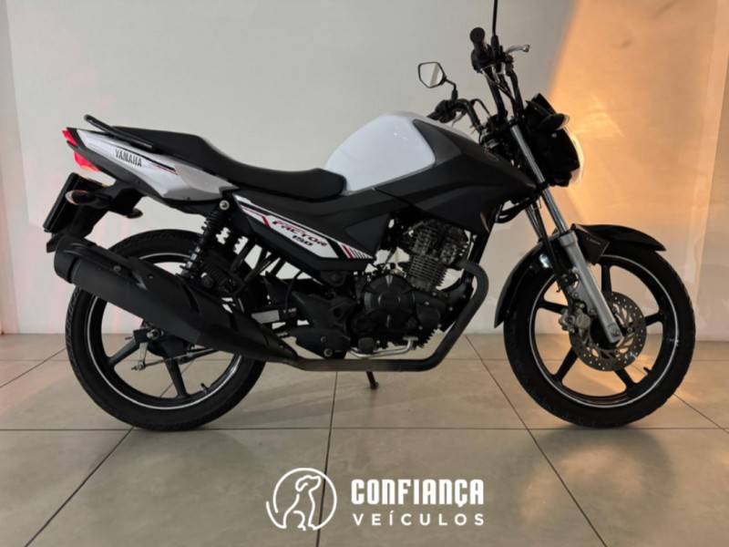 YAMAHA - YBR - 2022/2023 - Branca - R$ 16.200,00