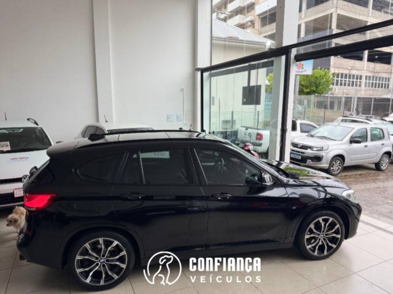 BMW - X1 - 2020/2021 - Preta - R$ 209.900,00