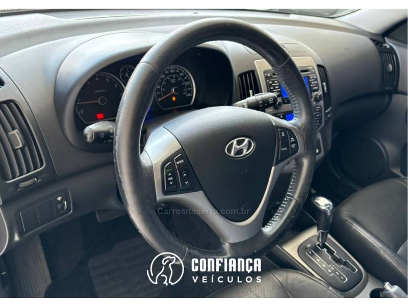 HYUNDAI - I30 - 2011/2012 - Preta - R$ 46.900,00