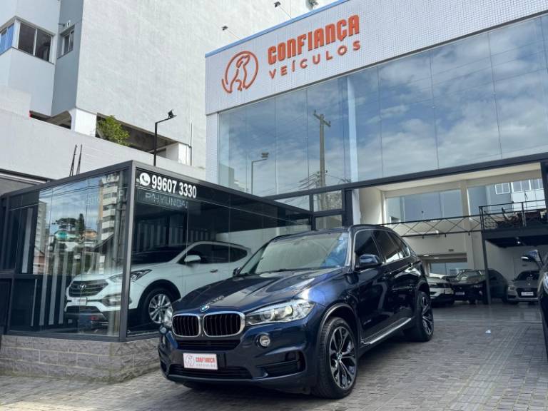 BMW - X5 - 2017/2018 - Azul - R$ 215.900,00