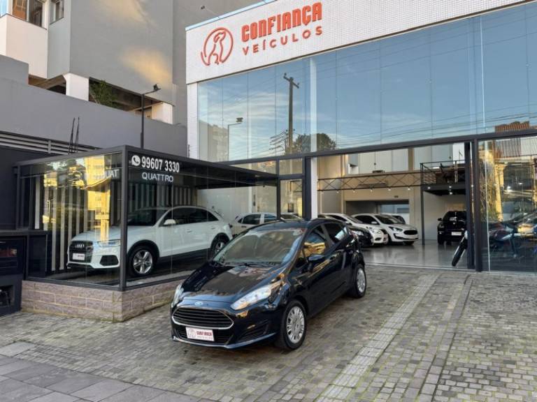 FORD - FIESTA - 2014/2015 - Preta - R$ 45.900,00
