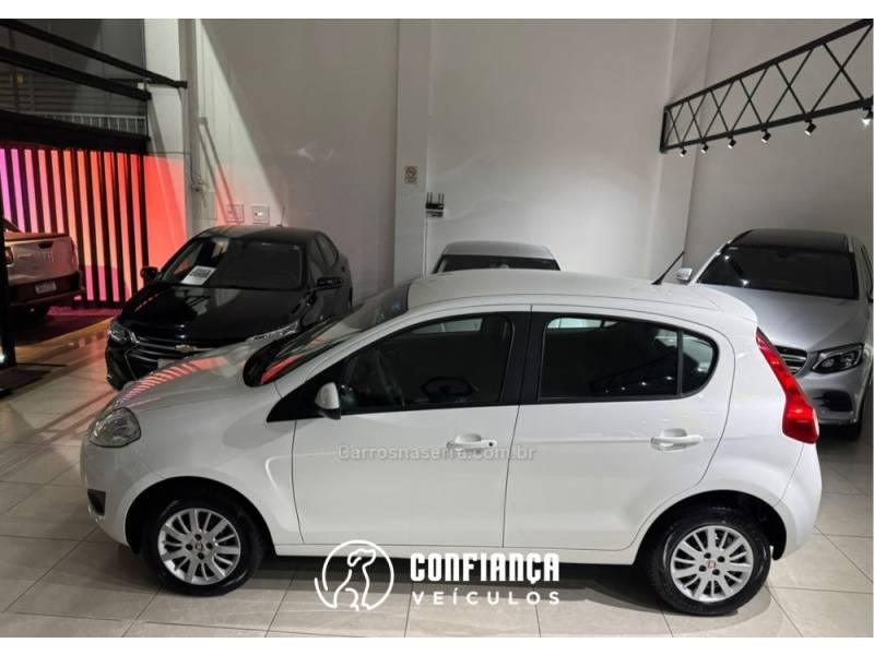 FIAT - PALIO - 2015/2016 - Branca - R$ 39.900,00