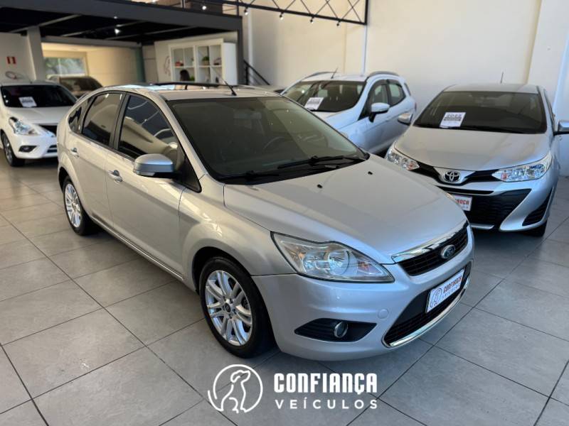 FORD - FOCUS - 2009/2009 - Prata - R$ 38.900,00
