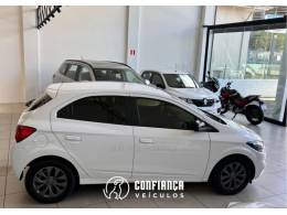 CHEVROLET - ONIX - 2020/2021 - Branca - R$ 59.900,00