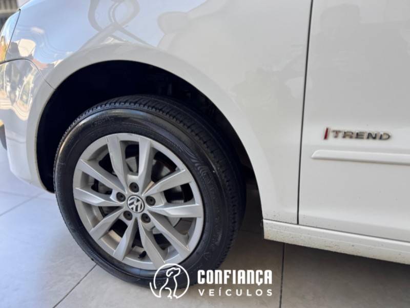 VOLKSWAGEN - SPACEFOX - 2012/2013 - Branca - R$ 39.900,00