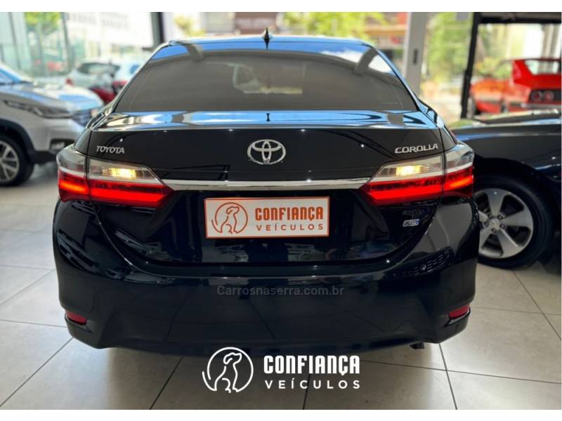 TOYOTA - COROLLA - 2018/2019 - Preta - R$ 115.900,00