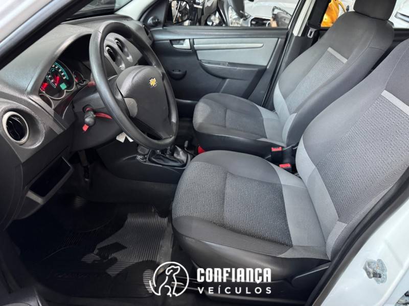 CHEVROLET - CELTA - 2015/2015 - Branca - R$ 35.900,00