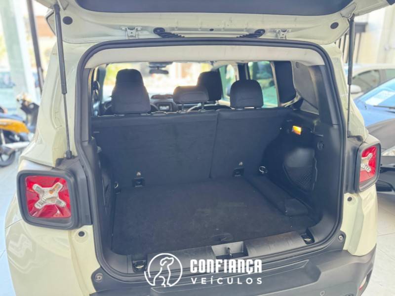 JEEP - RENEGADE - 2015/2016 - Branca - R$ 79.900,00