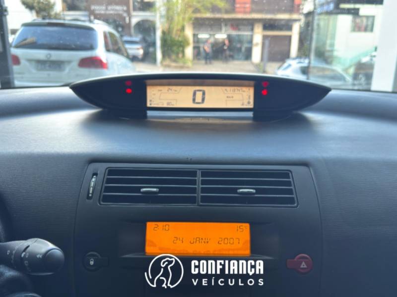 CITROËN - C4 - 2013/2014 - Branca - R$ 39.900,00