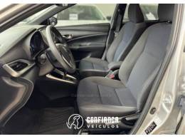 TOYOTA - YARIS - 2021/2022 - Prata - R$ 84.900,00