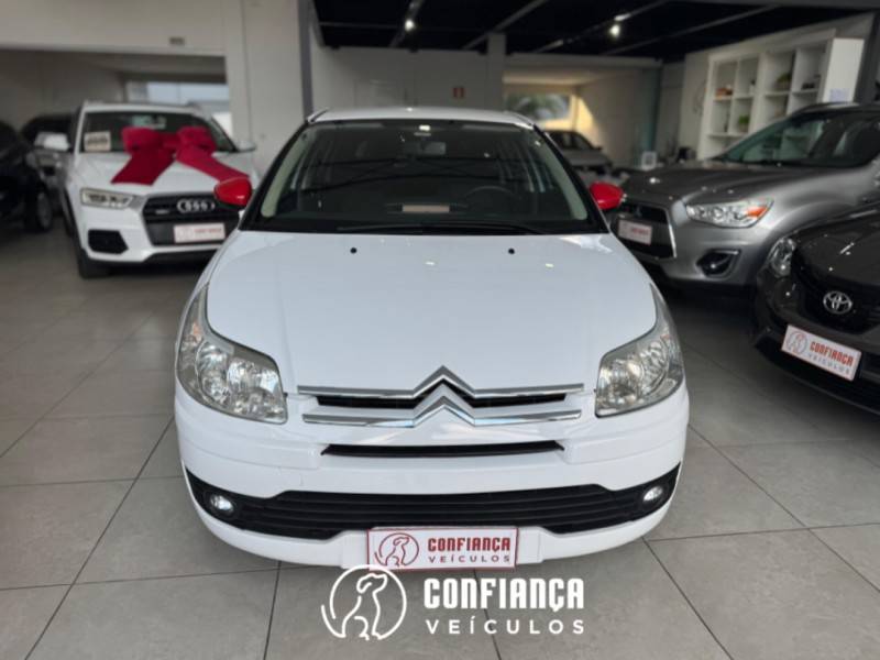 CITROËN - C4 - 2013/2014 - Branca - R$ 39.900,00