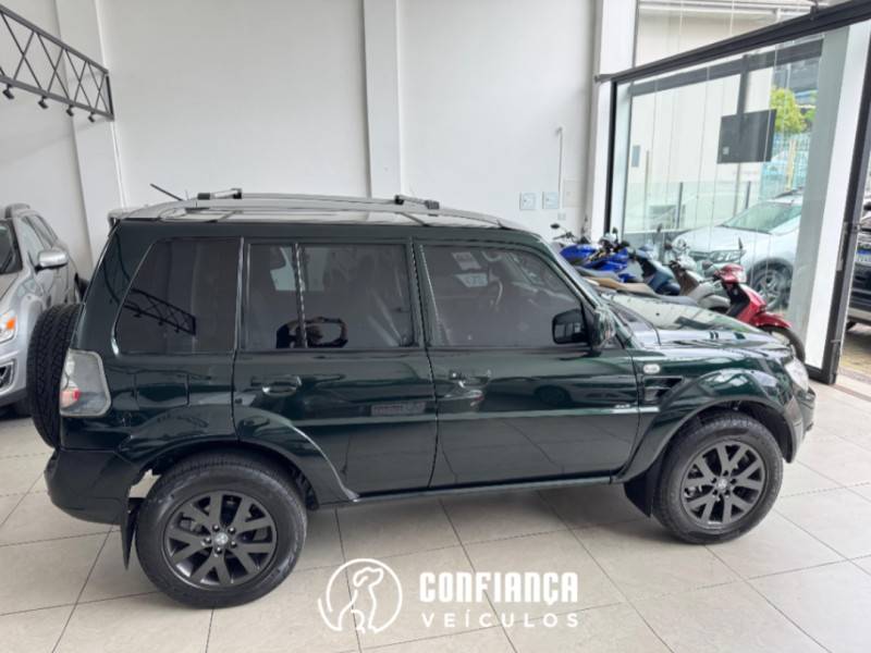 MITSUBISHI - PAJERO TR4 - 2012/2013 - Verde - R$ 66.900,00