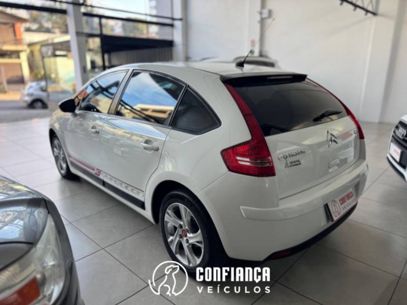 CITROËN - C4 - 2013/2014 - Branca - R$ 39.900,00