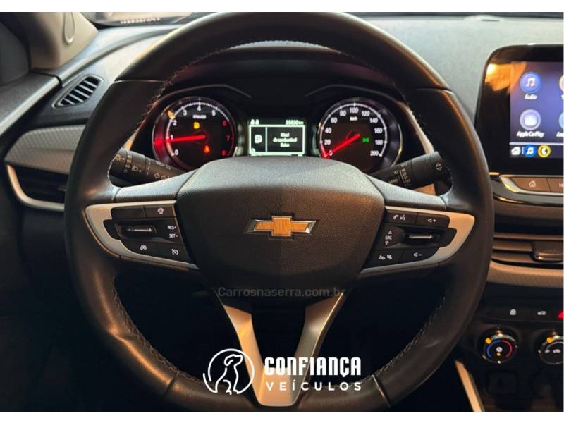 CHEVROLET - ONIX - 2022/2023 - Preta - R$ 92.900,00