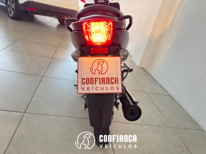HONDA - BIZ 125 - 2011/2012 - Vermelha - R$ 12.390,00