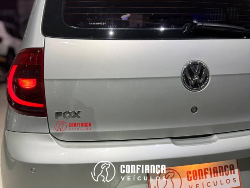 VOLKSWAGEN - FOX - 2010/2010 - Bege - R$ 37.900,00