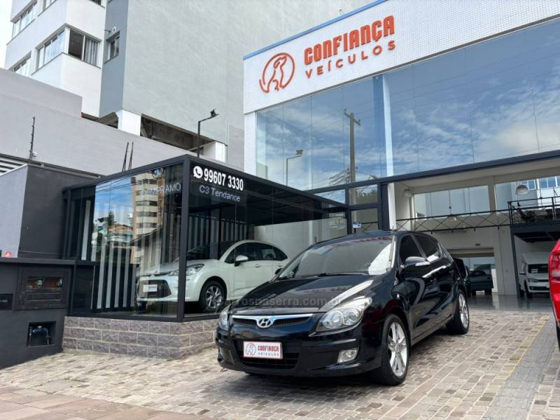 HYUNDAI - I30 - 2011/2012 - Preta - R$ 46.900,00