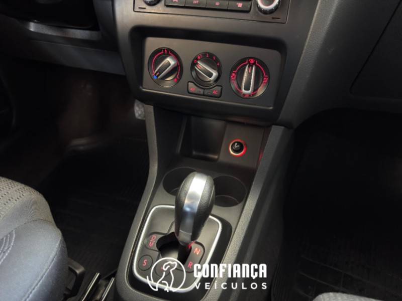 VOLKSWAGEN - SPACEFOX - 2012/2013 - Branca - R$ 39.900,00