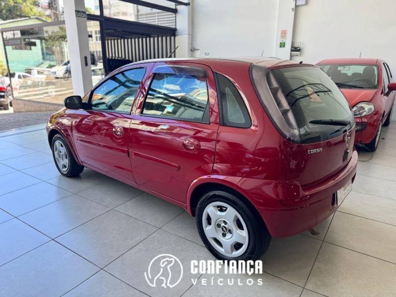 CHEVROLET - CORSA - 2008/2009 - Vermelha - R$ 29.900,00